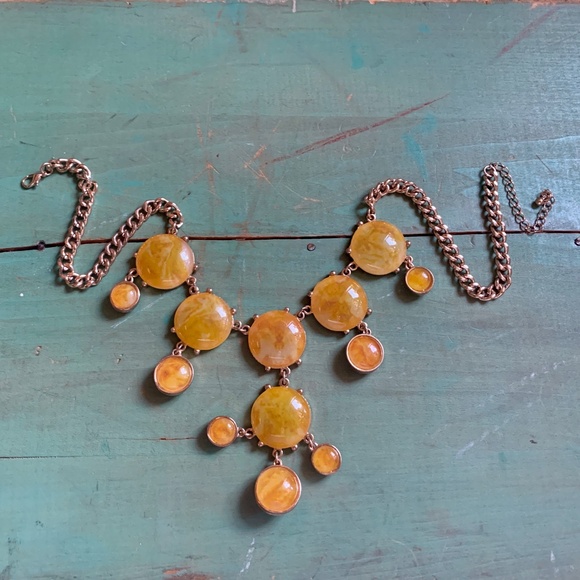 🧡 Yellow Swirled  Bead Statement Necklace Gold Tone - Bubble Necklace NWOT - Picture 5 of 8
